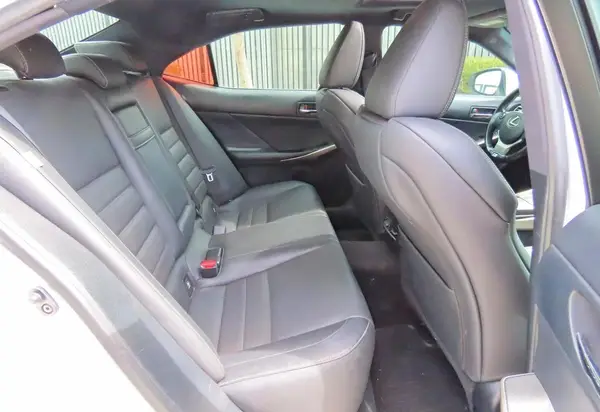 2016 LEXUS IS auction photo 6