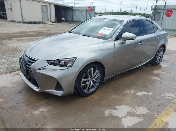 JTHBA1D28J5066077 2018 LEXUS IS - Image 2