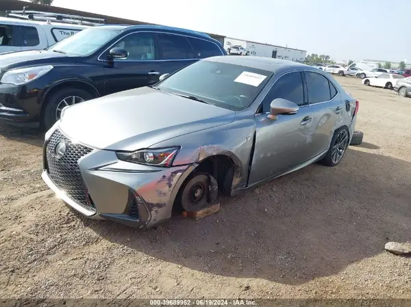 JTHBA1D28J5070212 2018 LEXUS IS - Image 2