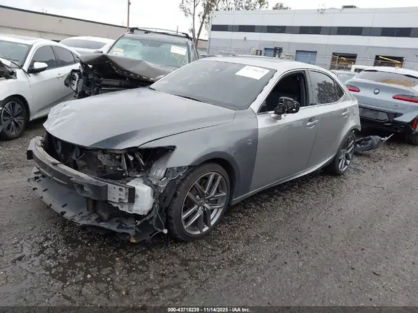 JTHBA1D28J5074311 2018 LEXUS IS - Image 2
