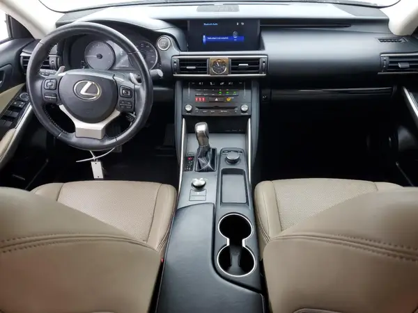 JTHBA1D28J5083008 2018 LEXUS IS - Image 8