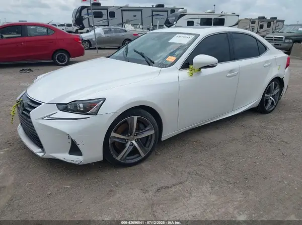 JTHBA1D28J5083381 2018 LEXUS IS - Image 2