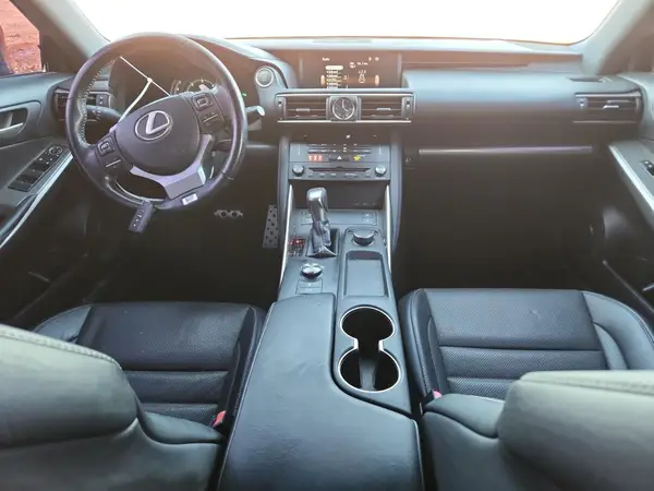 JTHBA1D28J5083459 2018 LEXUS IS - Image 8