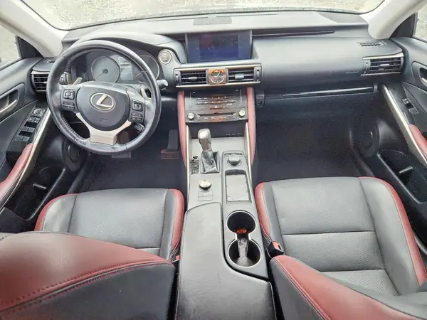 JTHBA1D28J5083901 2018 LEXUS IS - Image 8