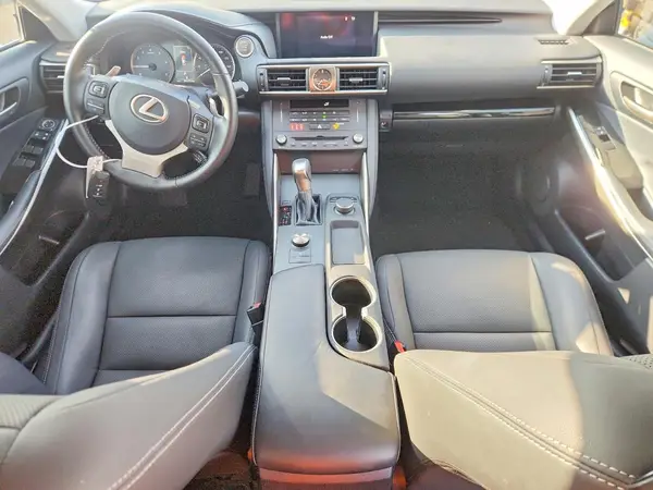 JTHBA1D28K5099789 2019 LEXUS IS - Image 8
