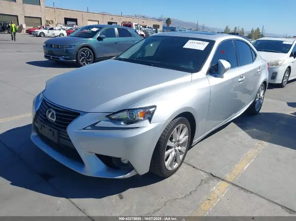 JTHBA1D29G5023604 2016 LEXUS IS - Image 2
