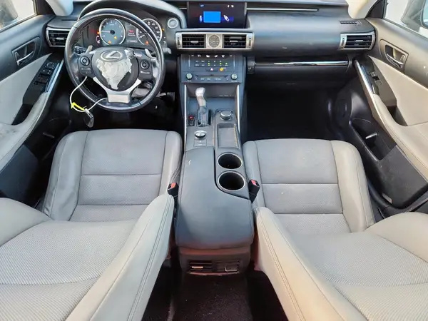 JTHBA1D29G5030004 2016 LEXUS IS - Image 8