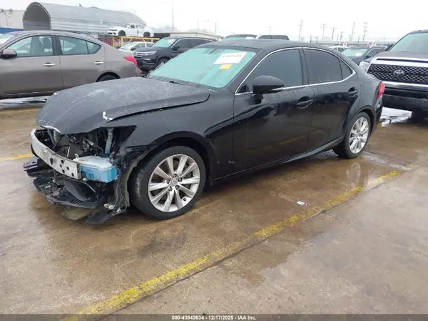 JTHBA1D29G5033002 2016 LEXUS IS - Image 2