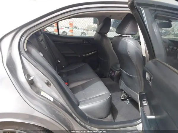 JTHBA1D29G5037244 2016 LEXUS IS - Image 8