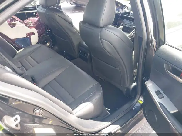 JTHBA1D29H5052506 2017 LEXUS IS - Image 8