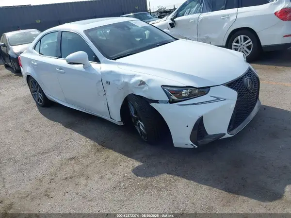 JTHBA1D29J5063687 2018 LEXUS IS - Image 1