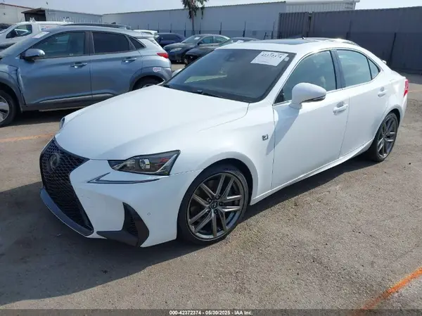 JTHBA1D29J5063687 2018 LEXUS IS - Image 2