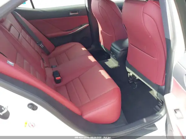 JTHBA1D29J5063687 2018 LEXUS IS - Image 8