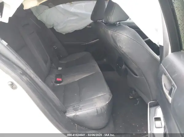 JTHBA1D29J5065925 2018 LEXUS IS - Image 8