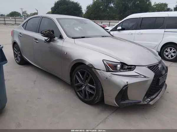 JTHBA1D29J5069070 2018 LEXUS IS - Image 1