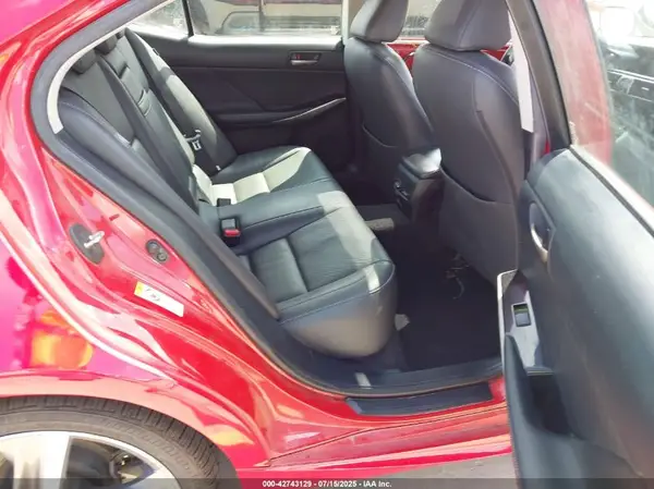 JTHBA1D29J5071899 2018 LEXUS IS - Image 8