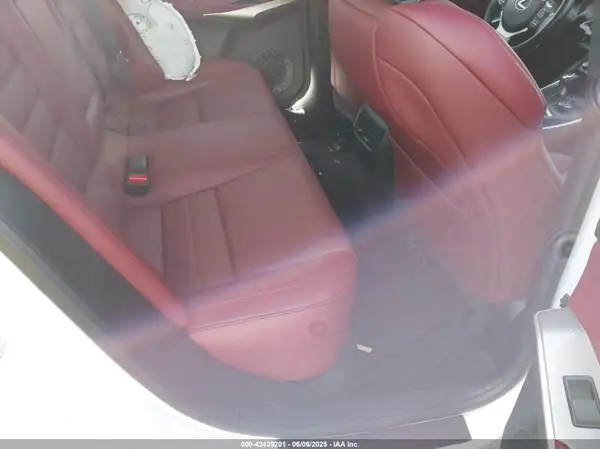 JTHBA1D29J5078352 2018 LEXUS IS - Image 8