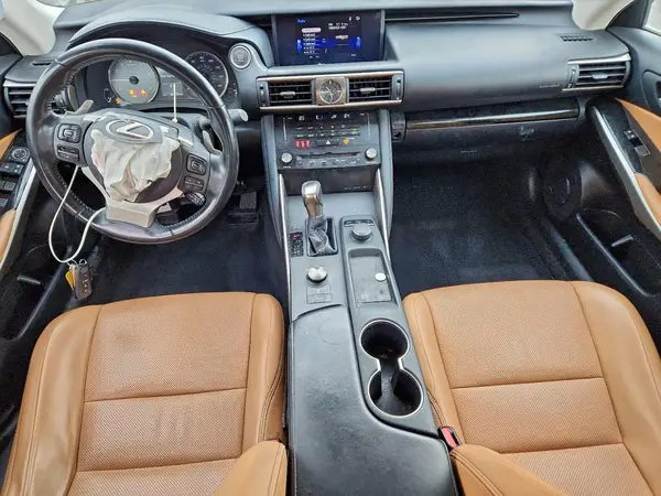 JTHBA1D29J5080246 2018 LEXUS IS - Image 8