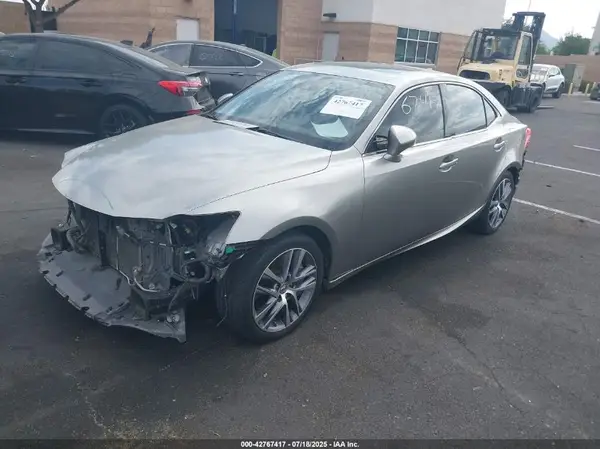 JTHBA1D29J5082742 2018 LEXUS IS - Image 2