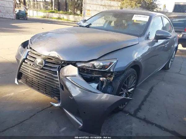 JTHBA1D29J5083244 2018 LEXUS IS - Image 2