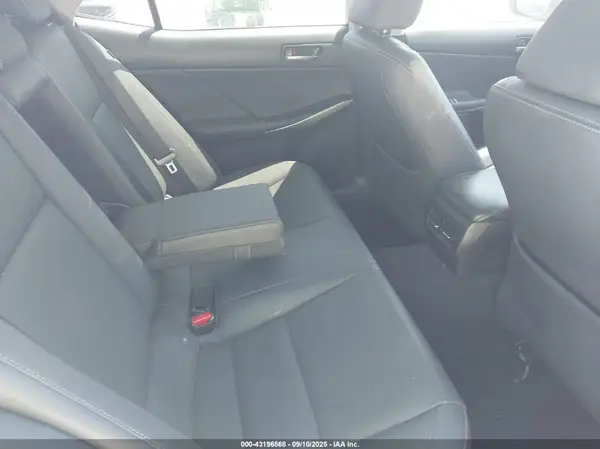 JTHBA1D29K5087246 2019 LEXUS IS - Image 8