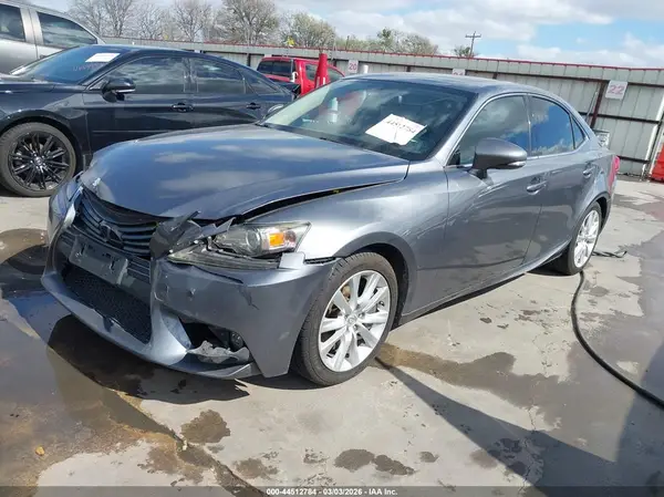 JTHBA1D2XG5001434 2016 LEXUS IS - Image 2