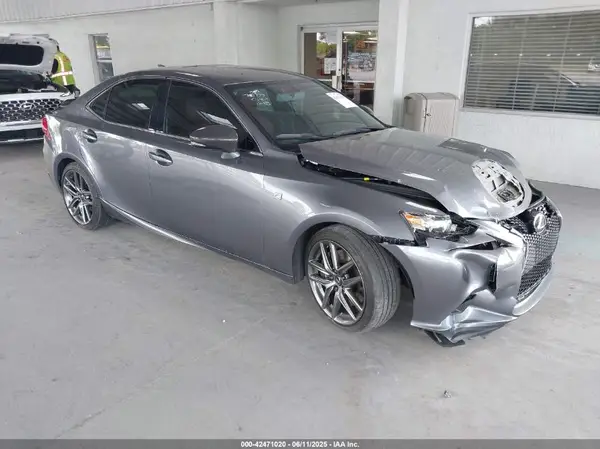 JTHBA1D2XG5007332 2016 LEXUS IS - Image 1