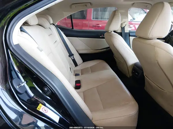 JTHBA1D2XG5009033 2016 LEXUS IS - Image 8