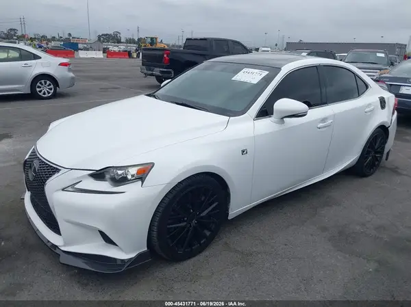 JTHBA1D2XG5009761 2016 LEXUS IS - Image 2