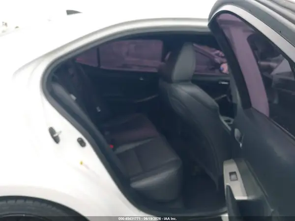 JTHBA1D2XG5009761 2016 LEXUS IS - Image 8