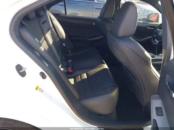 JTHBA1D2XG5010649 2016 LEXUS IS - Image 8