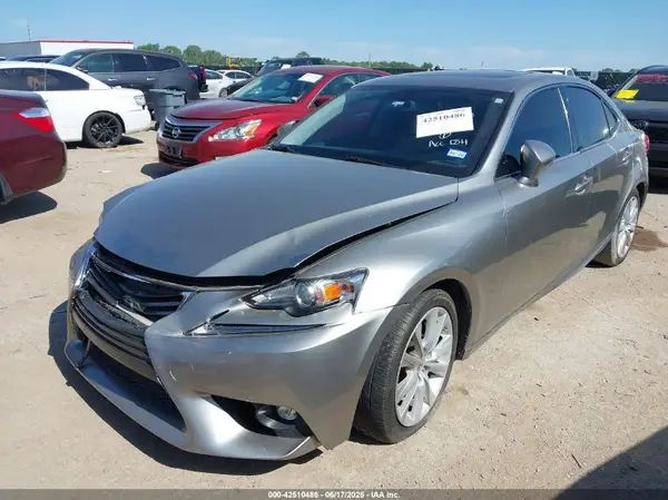 JTHBA1D2XG5013938 2016 LEXUS IS - Image 2