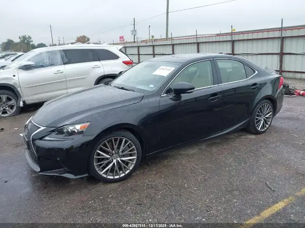 JTHBA1D2XG5017391 2016 LEXUS IS - Image 2