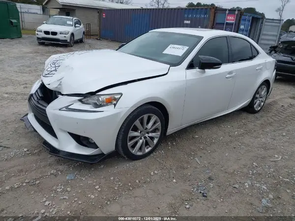 JTHBA1D2XG5017777 2016 LEXUS IS - Image 2