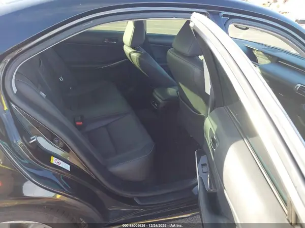 JTHBA1D2XG5037821 2016 LEXUS IS - Image 8