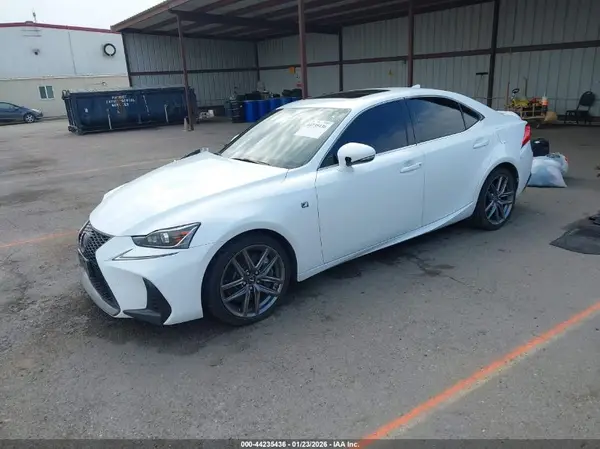 JTHBA1D2XH5060453 2017 LEXUS IS - Image 2