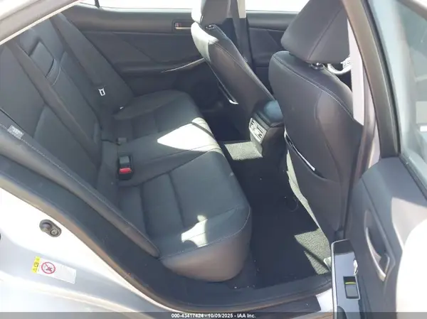JTHBA1D2XJ5064430 2018 LEXUS IS - Image 8
