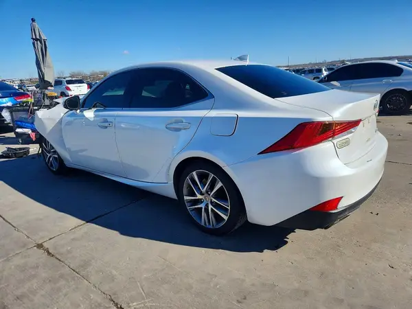 JTHBA1D2XJ5064900 2018 LEXUS IS - Image 2