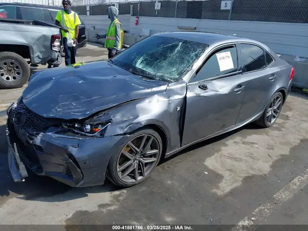 JTHBA1D2XJ5065643 2018 LEXUS IS - Image 2