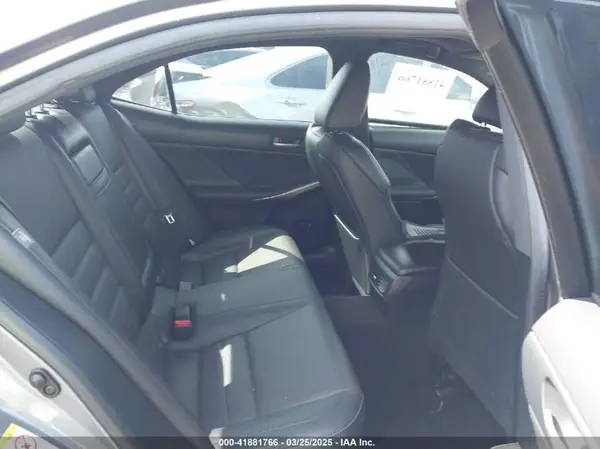JTHBA1D2XJ5065643 2018 LEXUS IS - Image 8
