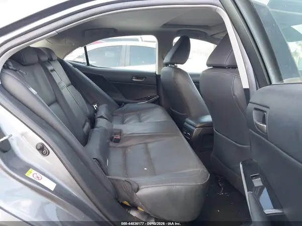 JTHBA1D2XJ5067134 2018 LEXUS IS - Image 8