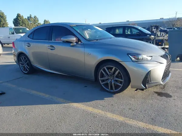 JTHBA1D2XJ5067571 2018 LEXUS IS - Image 1