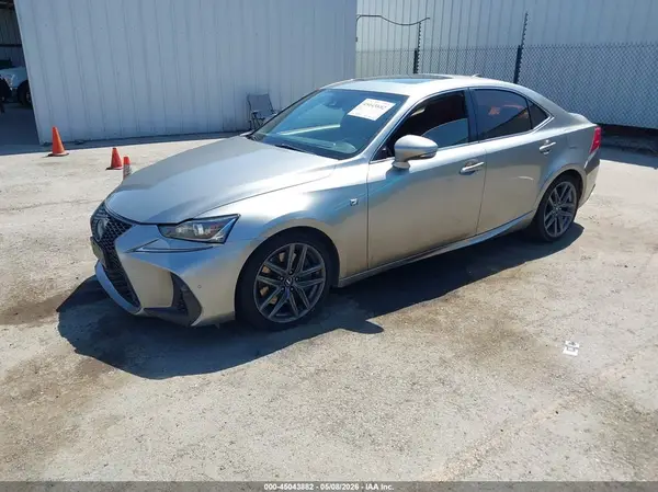 JTHBA1D2XJ5070390 2018 LEXUS IS - Image 2