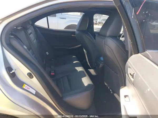 JTHBA1D2XJ5071300 2018 LEXUS IS - Image 8