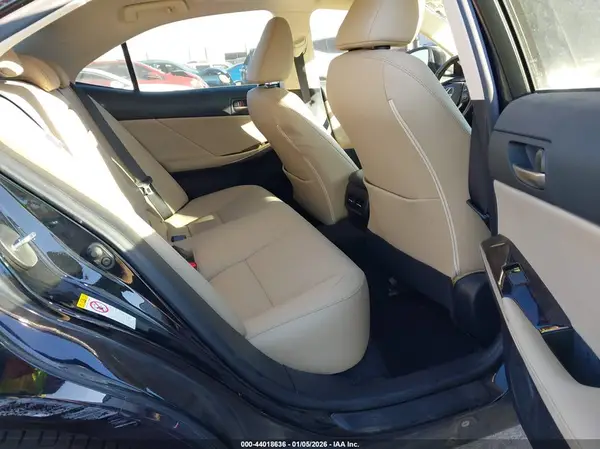 JTHBA1D2XJ5072253 2018 LEXUS IS - Image 8