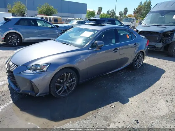 JTHBA1D2XJ5075508 2018 LEXUS IS - Image 2