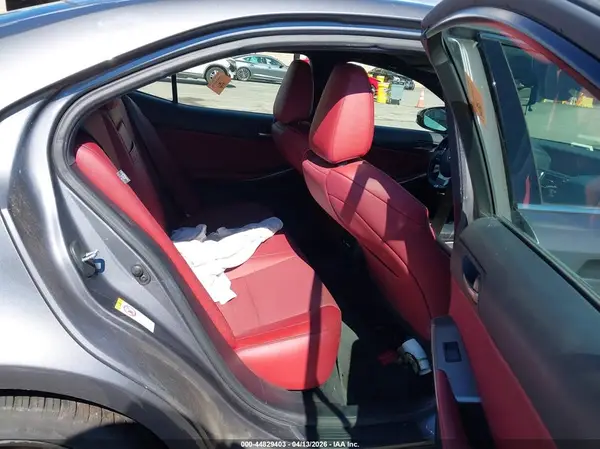 JTHBA1D2XJ5075508 2018 LEXUS IS - Image 8