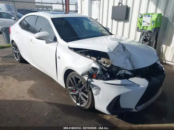 JTHBA1D2XJ5075699 2018 LEXUS IS - Image 1