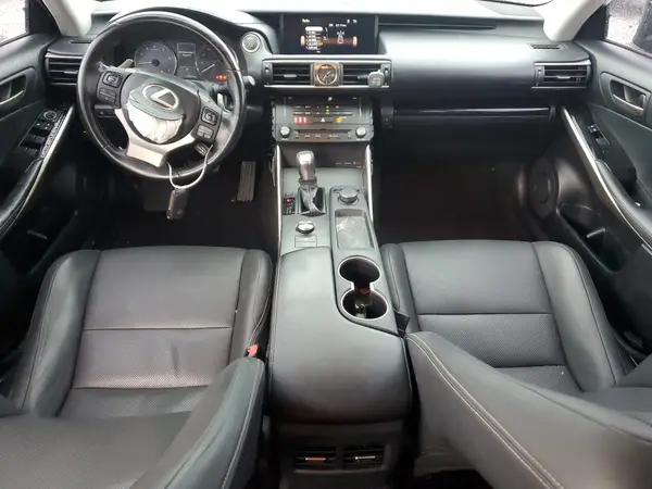 JTHBA1D2XJ5076545 2018 LEXUS IS - Image 8