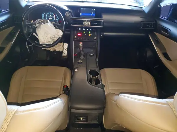 JTHBA1D2XJ5077968 2018 LEXUS IS - Image 8